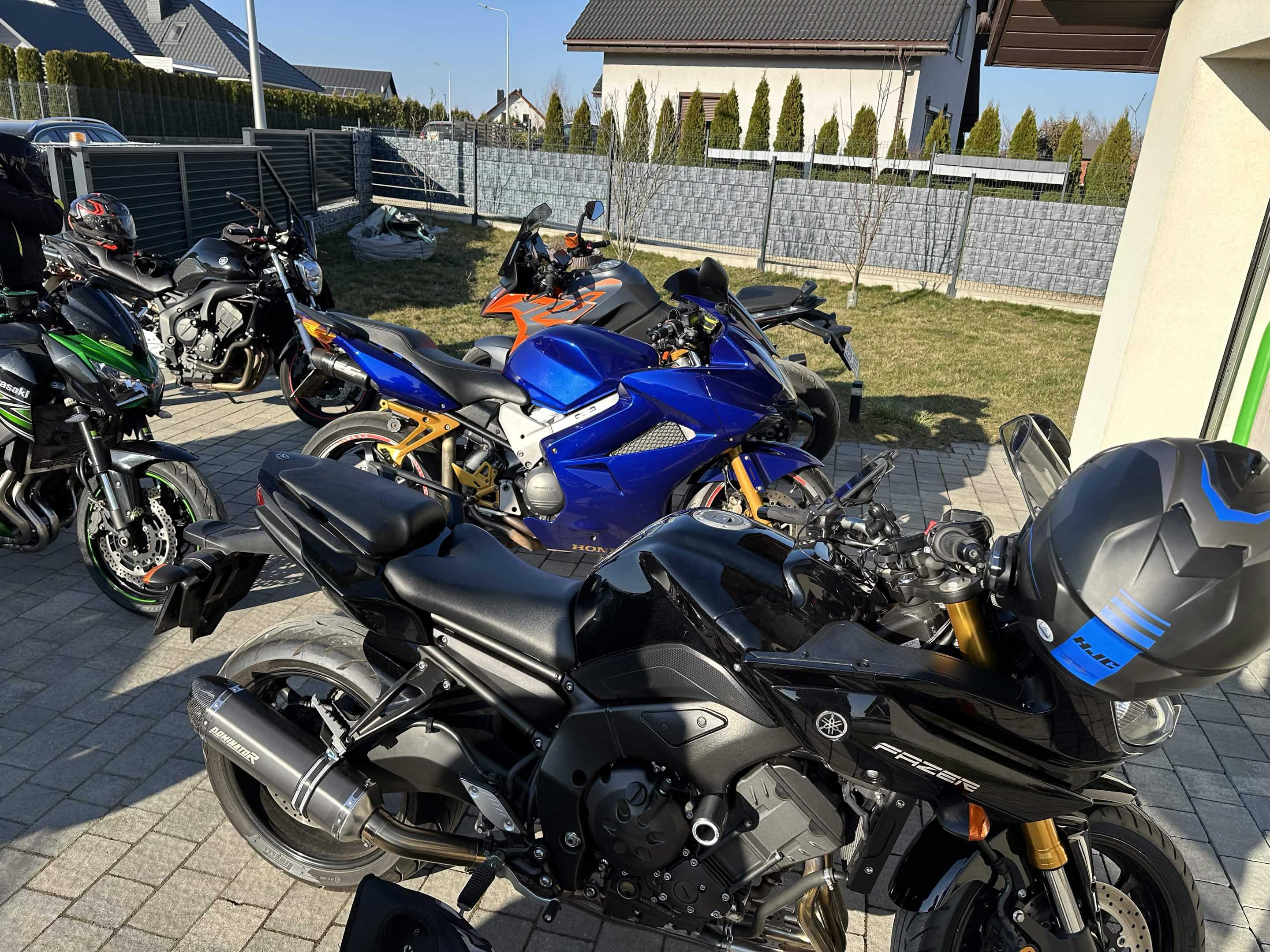 Zlot motocyklowy społeczności MotoHub – parkowanie na przełęczy